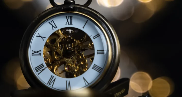 Pourquoi ne voyez-vous que des heures miroirs ?