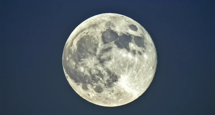 Pleine lune de février : connaissez-vous ces 7 effets méconnus ?