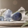 Saphir : pierre de sagesse, de foi et de vérité dans la lithothérapie
