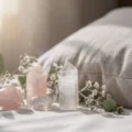 Les pierres pour dormir : quels cristaux poser près de votre lit ?